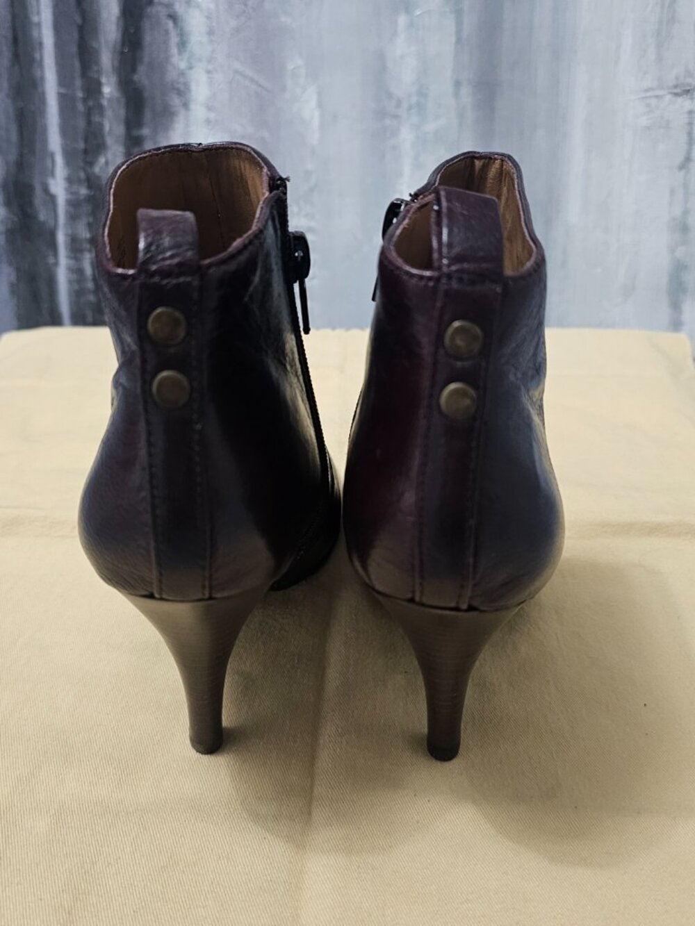 NEW Nine West Brown Leather Ankle High Heel Booties - Size 6 - Picture 6 of 8